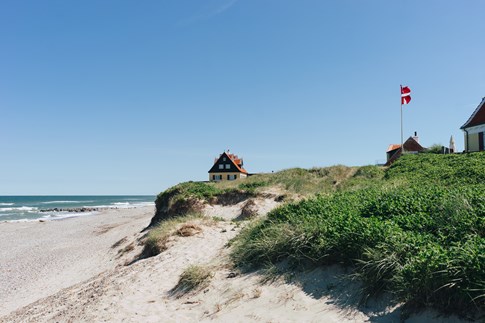 Strand und einsames Haus in Skagen
